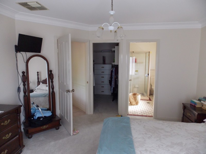 1 Angeleish Avenue, Parkes NSW 2870