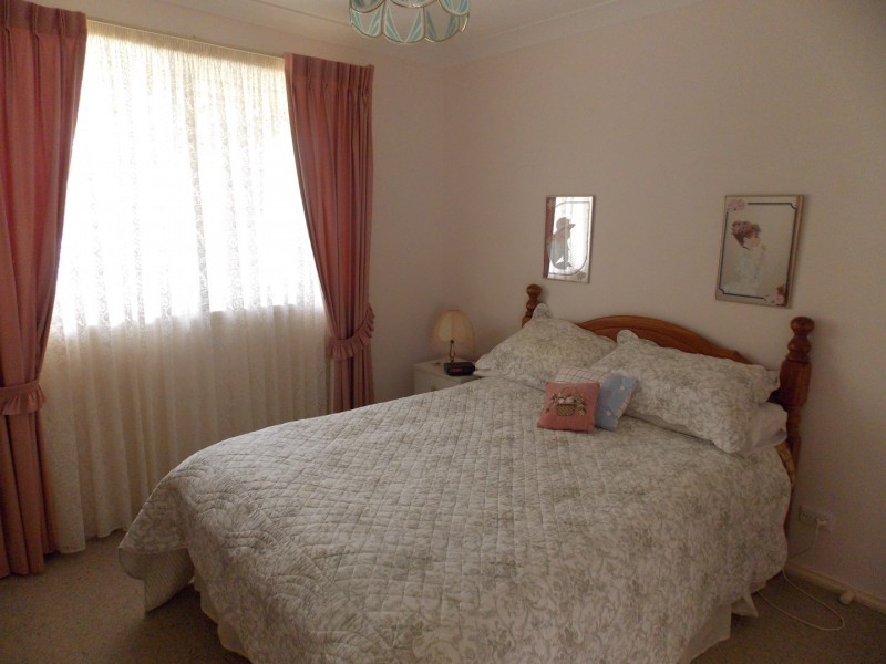 1 Angeleish Avenue, Parkes NSW 2870