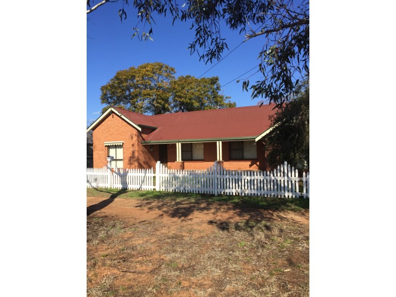 98 Molong Street, Condobolin NSW 2877