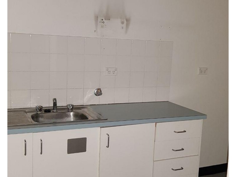 2/250 Clarinda St, Parkes NSW 2870