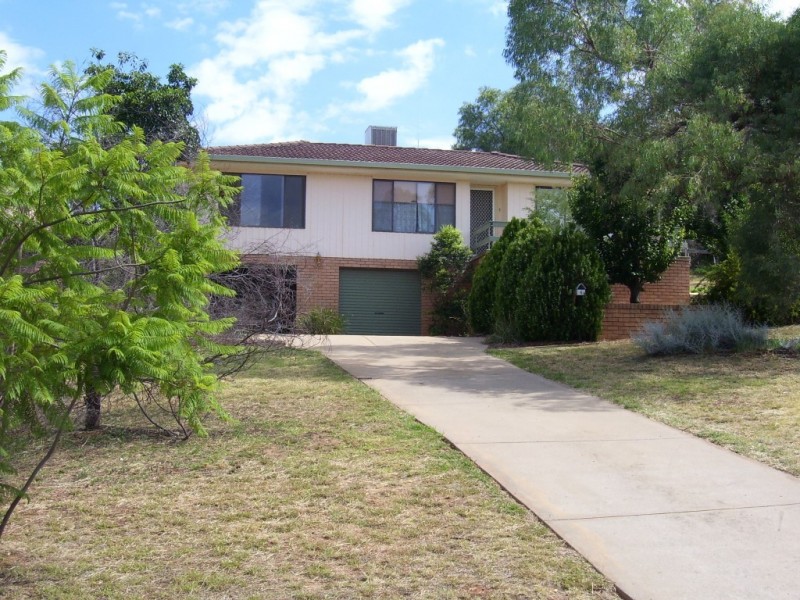 13 William Street, Parkes NSW 2870