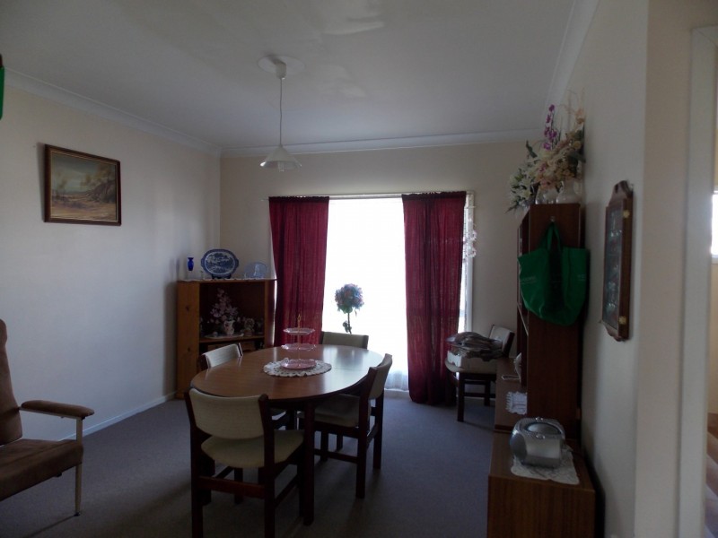 15 East Street, Parkes NSW 2870