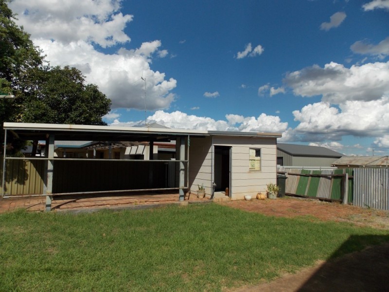 15 East Street, Parkes NSW 2870