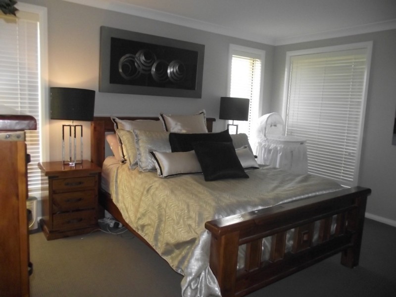 8 Vaucluse Place, Parkes NSW 2870