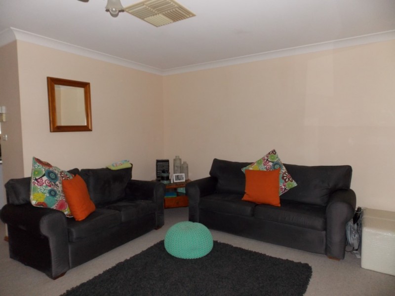 19 Ebelina Crescent, Parkes NSW 2870