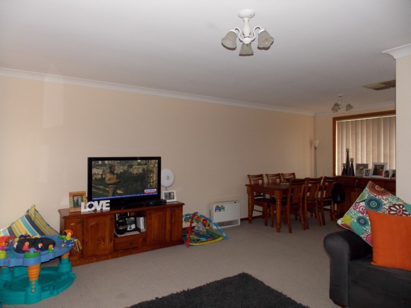 19 Ebelina Crescent, Parkes NSW 2870