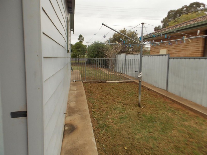 85 Victoria Street, Parkes NSW 2870