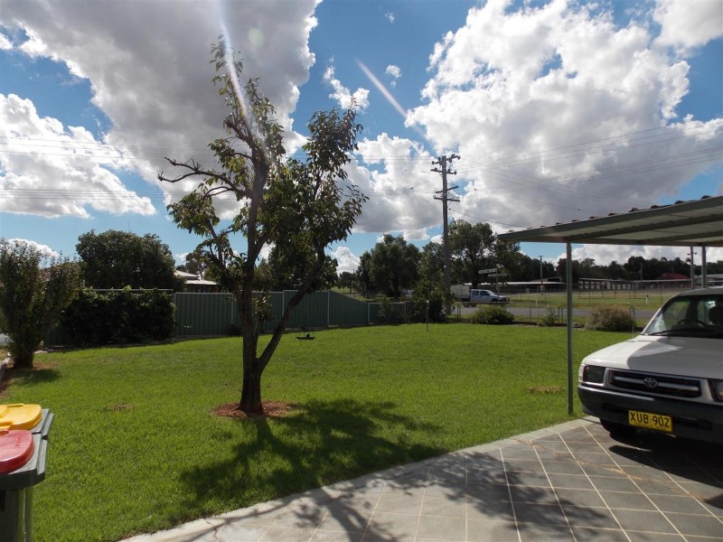 85 Victoria Street, Parkes NSW 2870