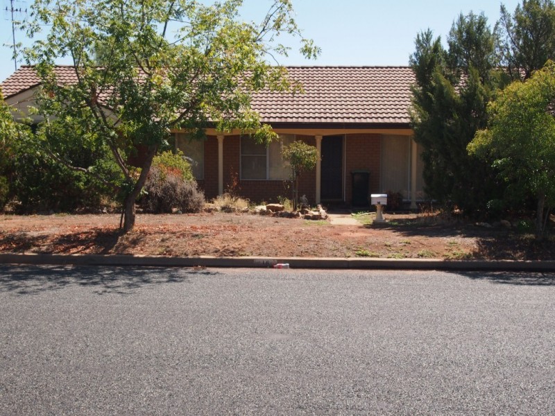 16 Craft Crescent, Condobolin NSW 2877