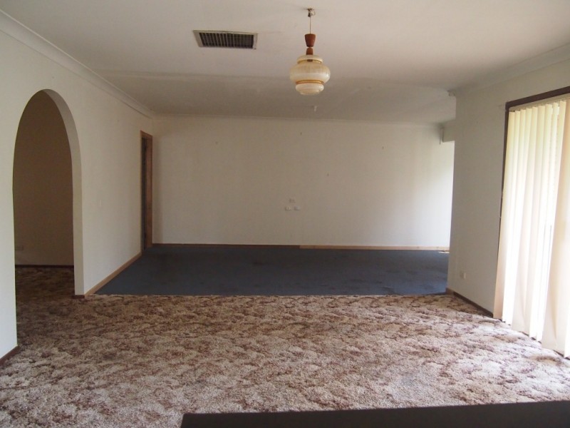 16 Craft Crescent, Condobolin NSW 2877