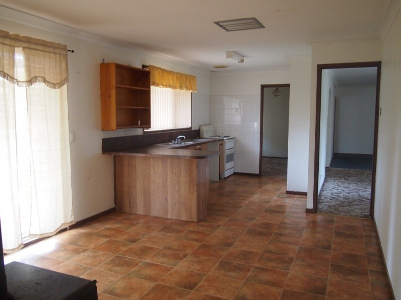 16 Craft Crescent, Condobolin NSW 2877