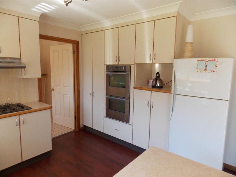 9 Glengowrie Close, Parkes NSW 2870