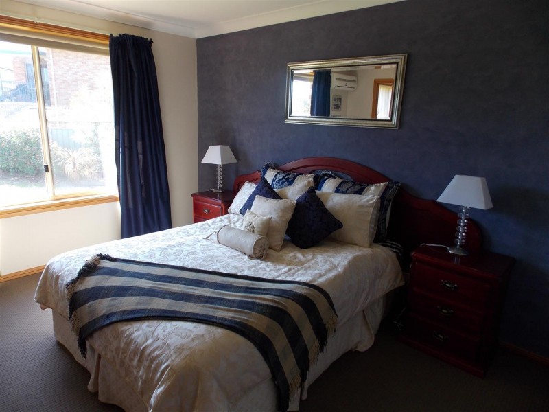 9 Glengowrie Close, Parkes NSW 2870