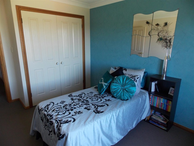 9 Glengowrie Close, Parkes NSW 2870