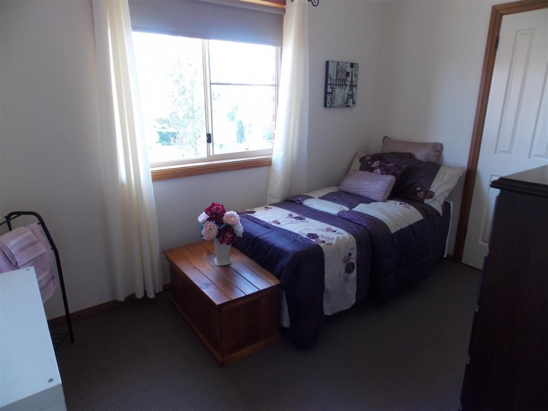 9 Glengowrie Close, Parkes NSW 2870