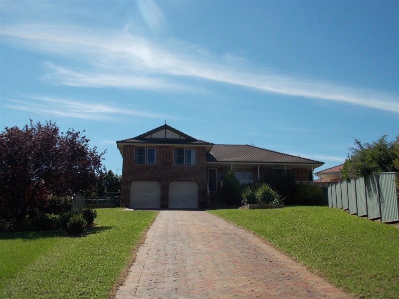 9 Glengowrie Close, Parkes NSW 2870