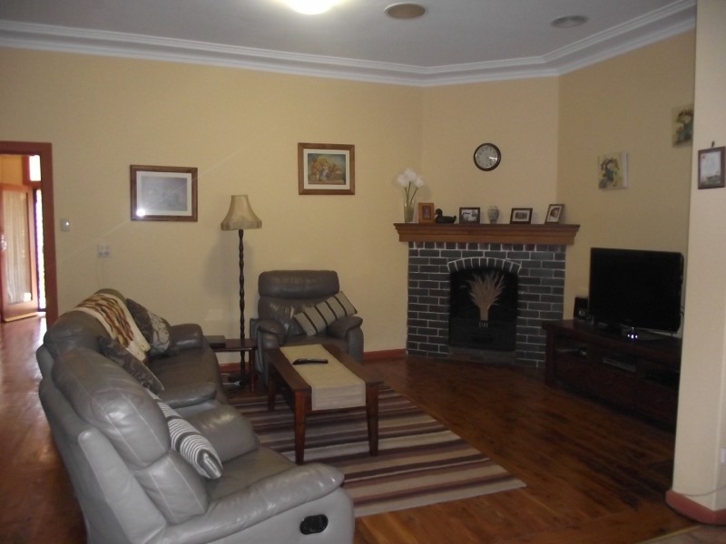 65 Hill Street, Parkes NSW 2870