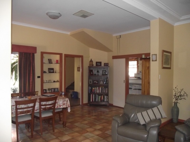 65 Hill Street, Parkes NSW 2870