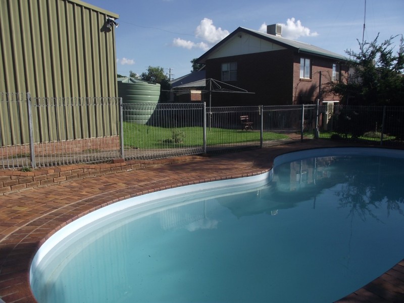 65 Hill Street, Parkes NSW 2870