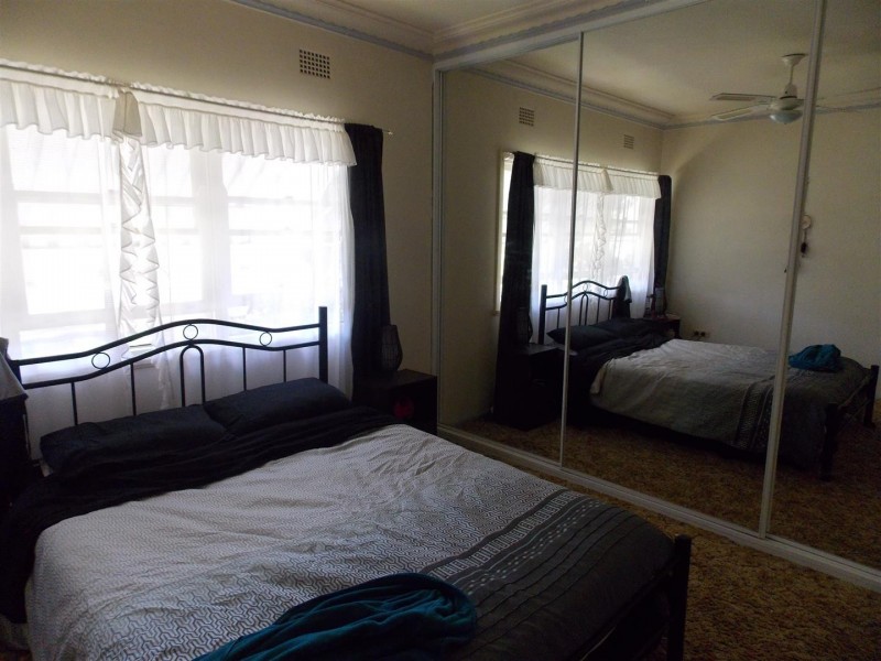 60 Orange Street, Parkes NSW 2870