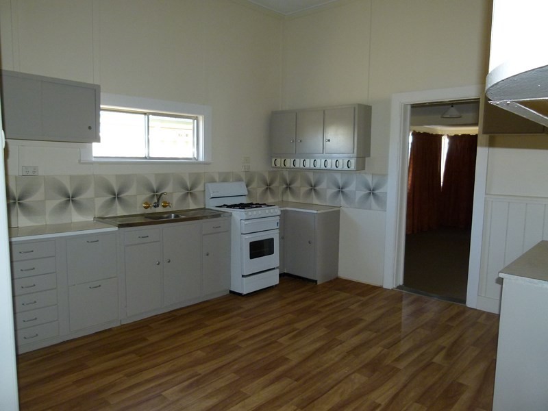 35 Underwood Street, Forbes NSW 2871