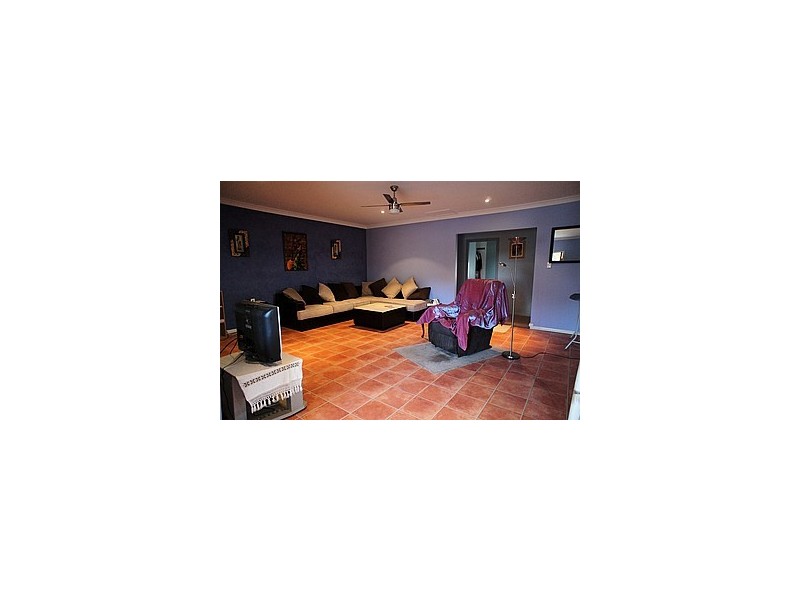 17 Busby Street, Condobolin NSW 2877