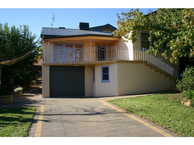 12 Boazman Street, Parkes NSW 2870