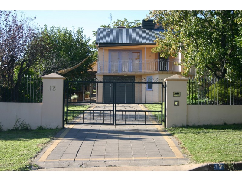 12 Boazman Street, Parkes NSW 2870