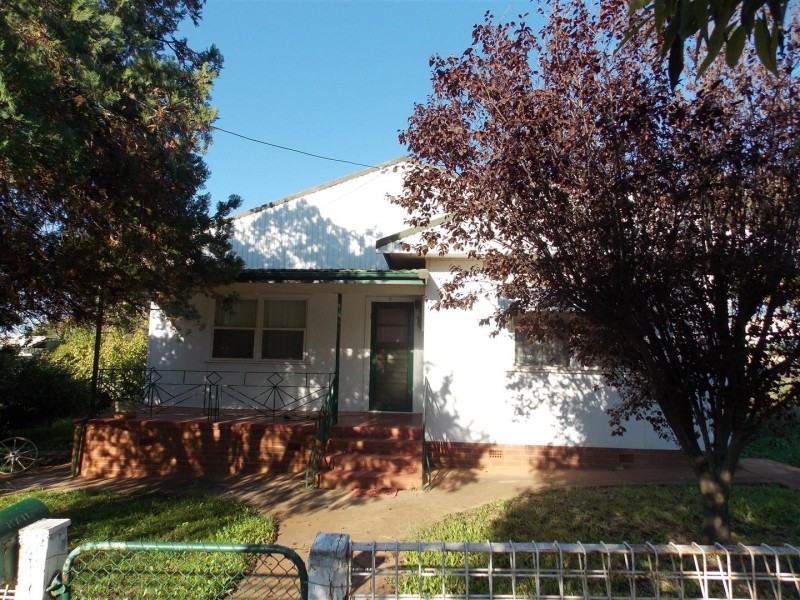 15 Fisher Street, Parkes NSW 2870