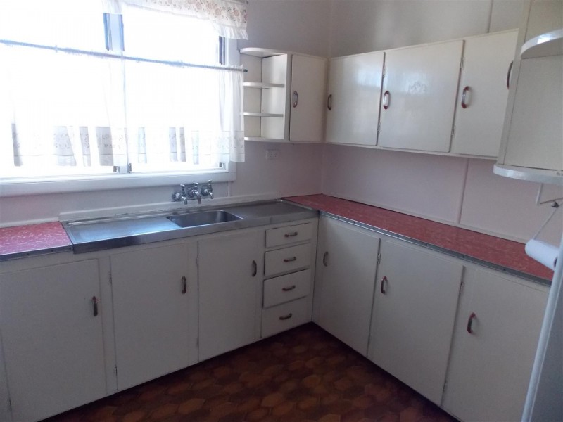 15 Fisher Street, Parkes NSW 2870