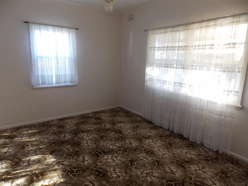 15 Fisher Street, Parkes NSW 2870