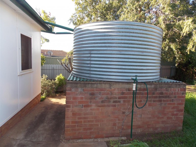 15 Fisher Street, Parkes NSW 2870