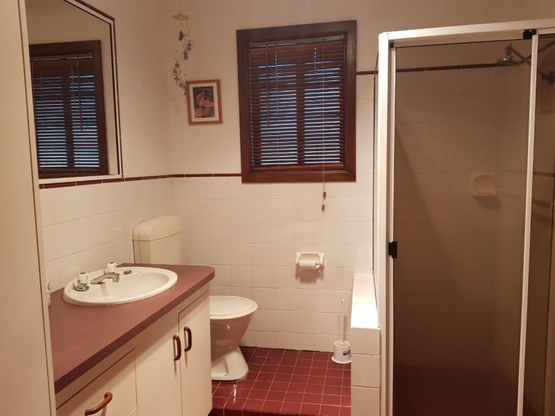 9 Carrington Street, Parkes NSW 2870