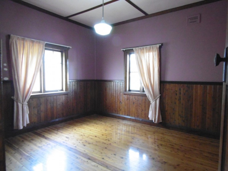 9 Carrington Street, Parkes NSW 2870