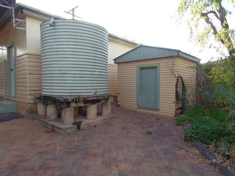 9 Carrington Street, Parkes NSW 2870