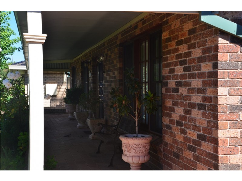 206 Farnell Street, Forbes NSW 2871