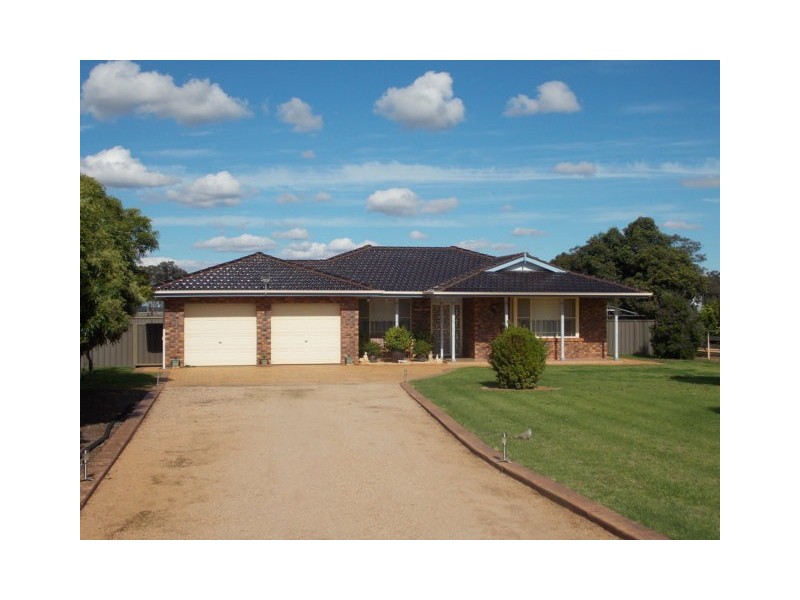 85 Station Lane “Marbill Park”, Peak Hill NSW 2869