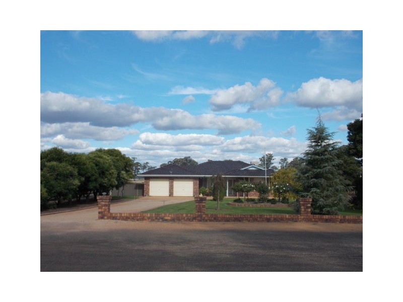 85 Station Lane “Marbill Park”, Peak Hill NSW 2869