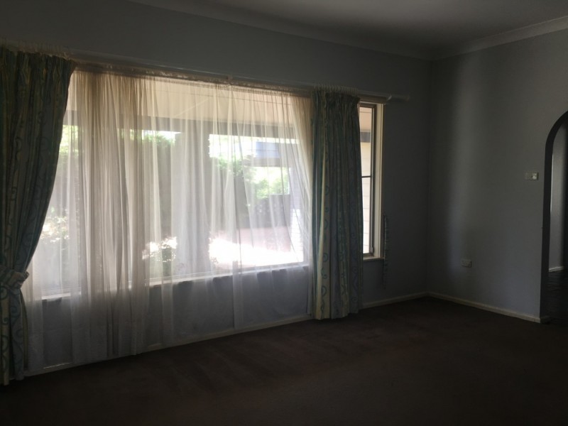 93 Dalton St, Parkes NSW 2870