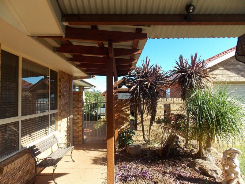 27 Paterson Street, Parkes NSW 2870