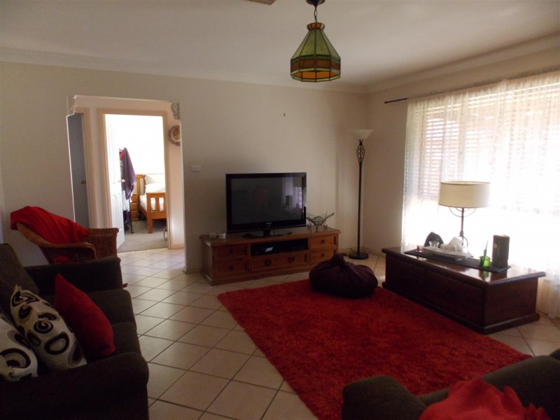 27 Paterson Street, Parkes NSW 2870