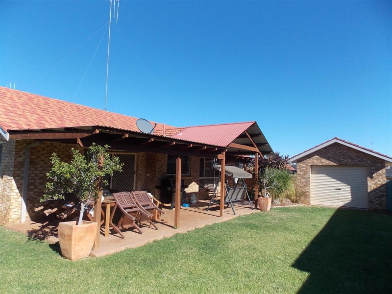 27 Paterson Street, Parkes NSW 2870