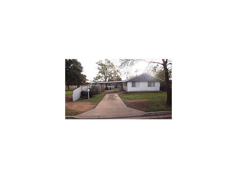 26 High Street, Condobolin NSW 2877