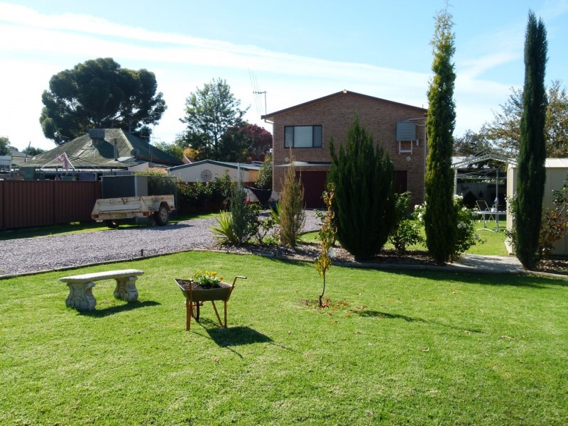 8 Rae Street, Forbes NSW 2871
