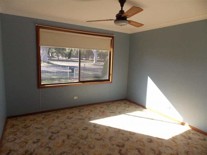 106 Derribong Street, Peak Hill NSW 2869