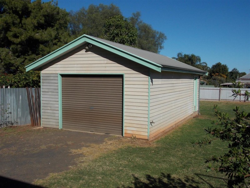 106 Derribong Street, Peak Hill NSW 2869