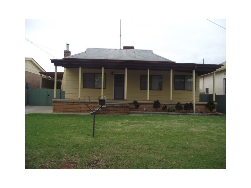 13 Callaghan St, Parkes NSW 2870