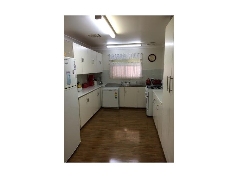 13 Callaghan St, Parkes NSW 2870