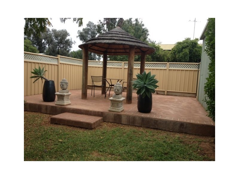 6 Basil Avenue, Parkes NSW 2870