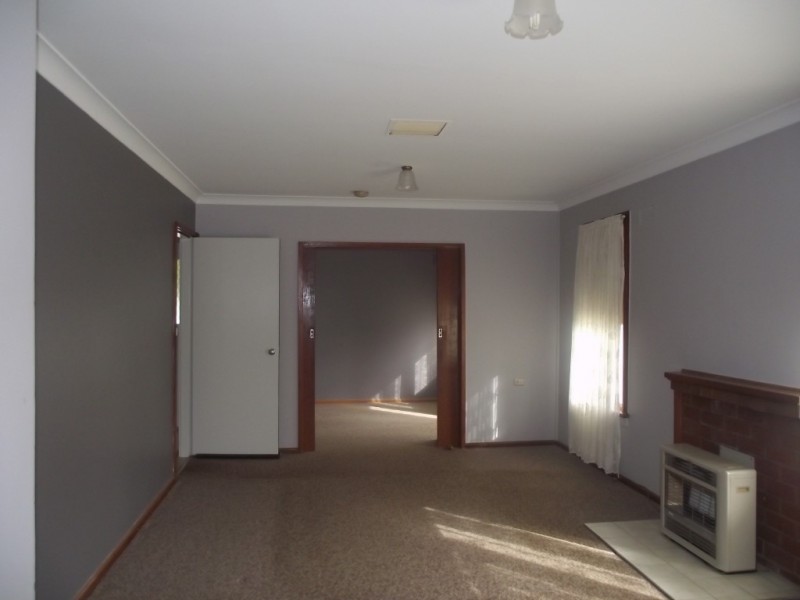9 Porter Street, Parkes NSW 2870